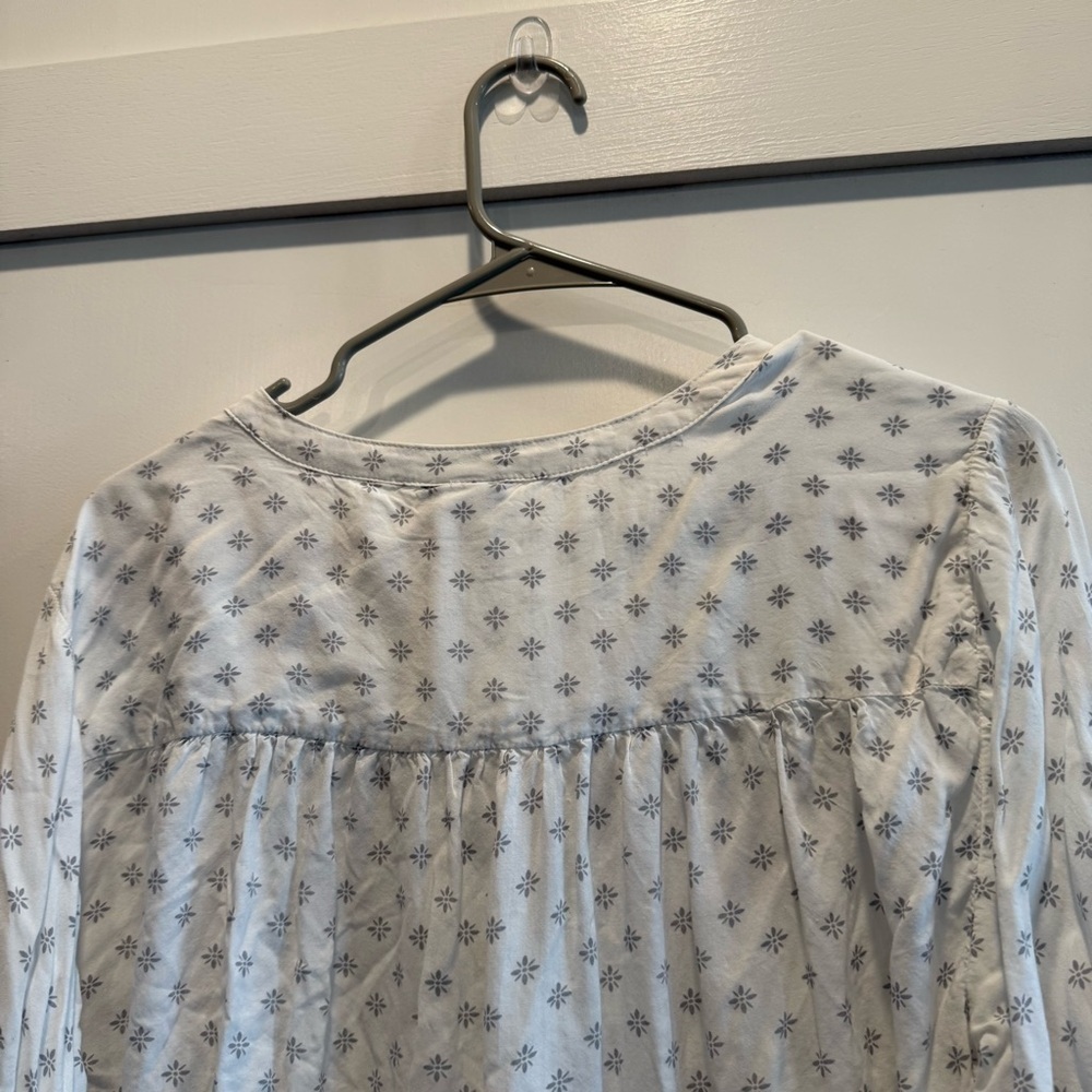 Torrid White Patterned Blouse - Picture 7 of 7